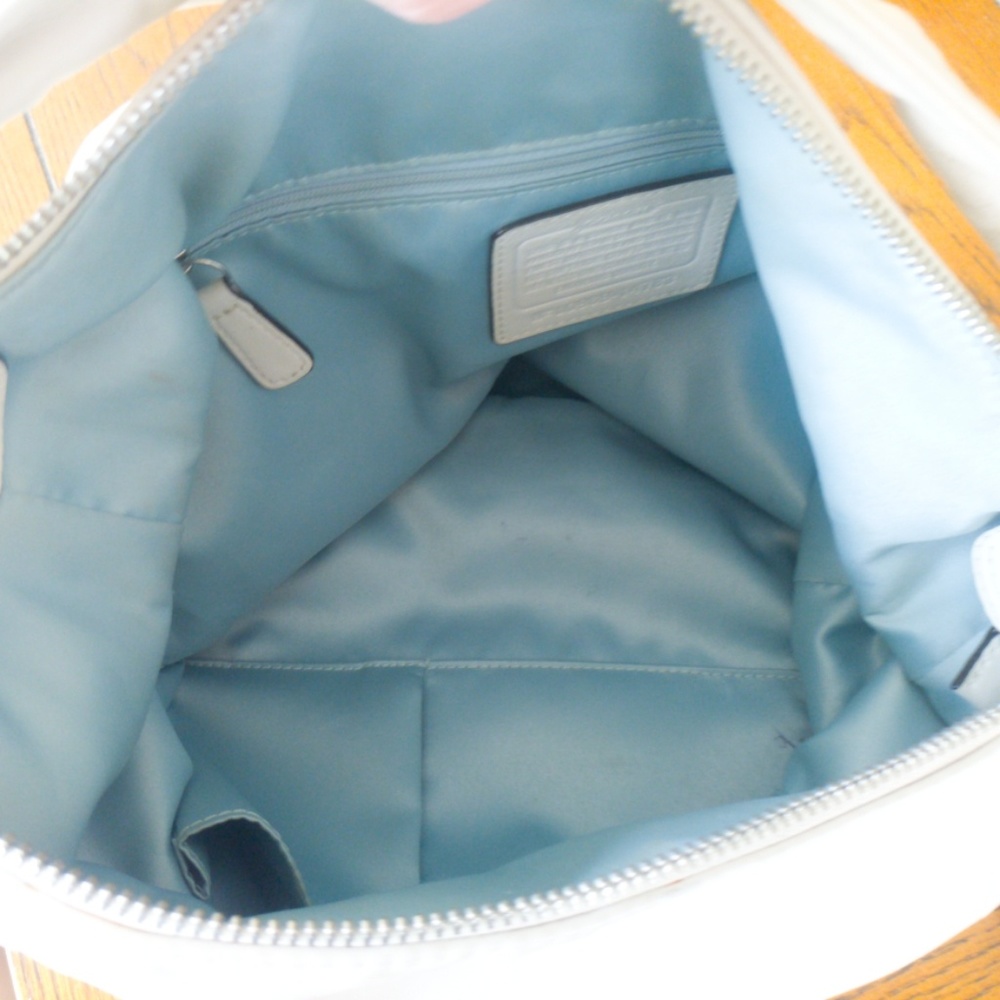 Authentic Coach - Picture 4 of 8